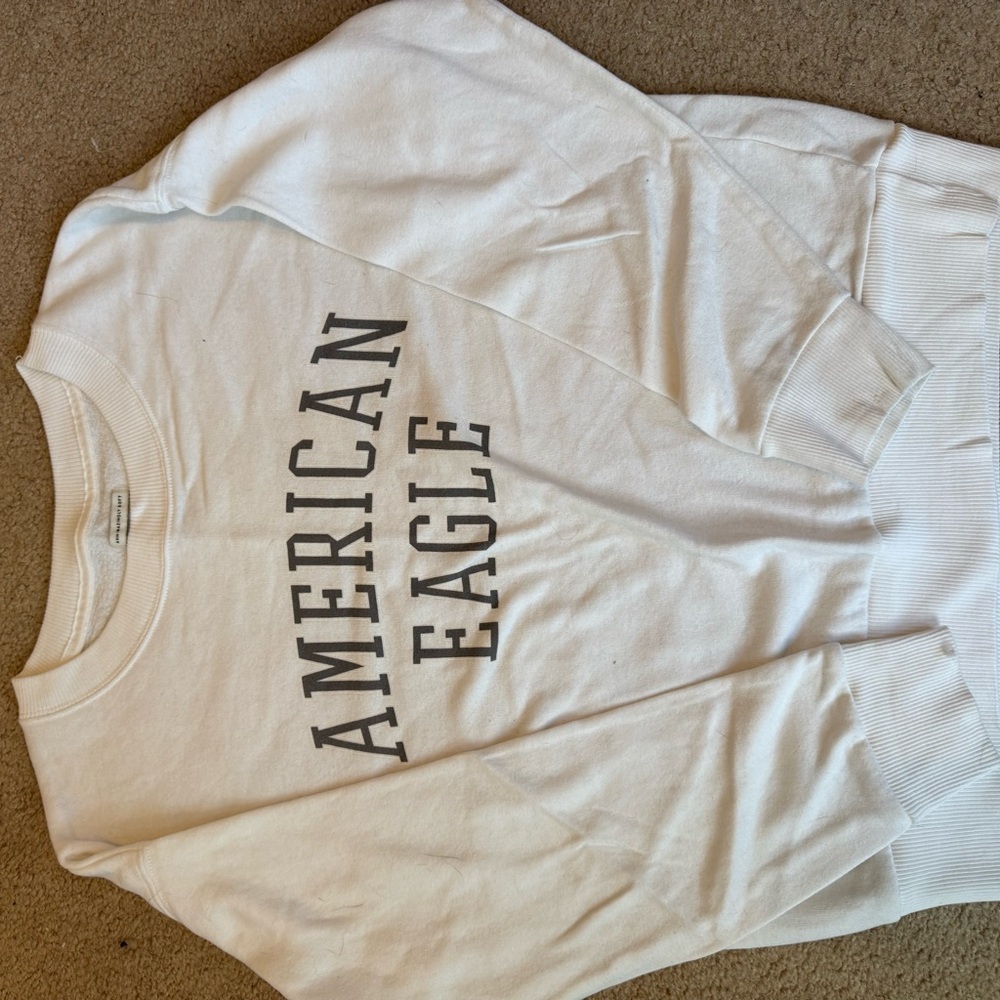 American Eagle White Sweatshirt